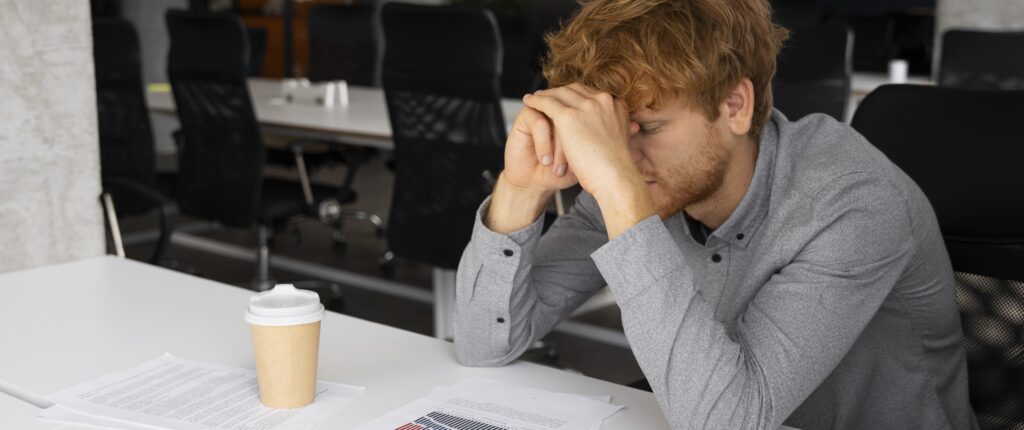 adulto jovem lidando com sindrome impostor 2